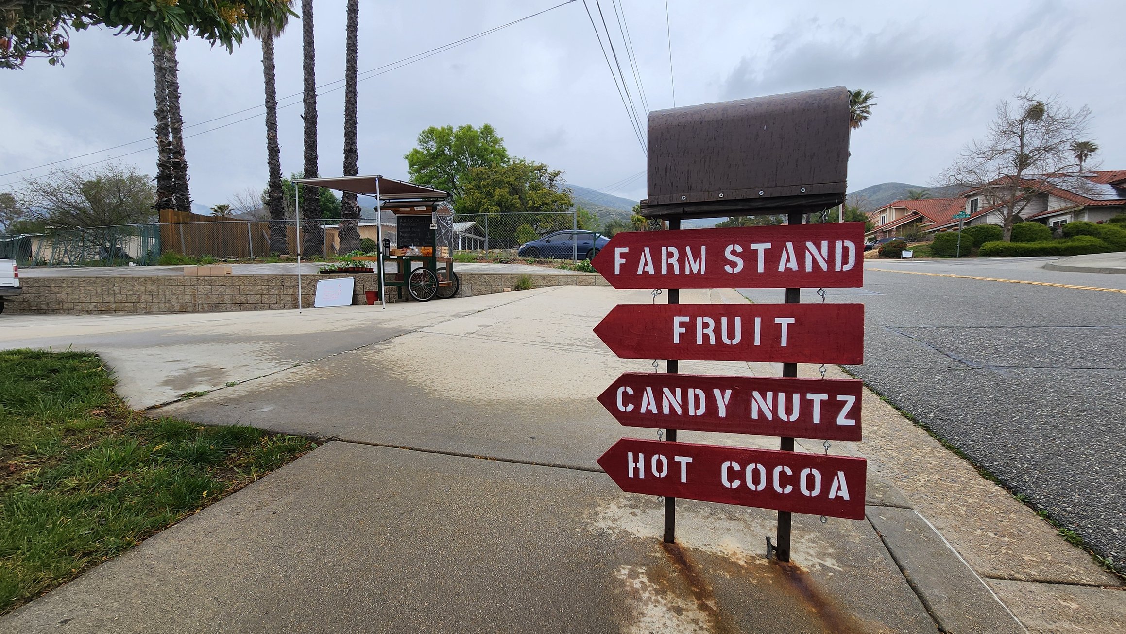 https://sunsetsanctuary.farm/stands/1/photos/photo9.jpg